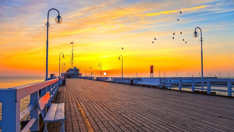 shutterstock_136568459 Sunrise at the pier in Sopot, Poland..jpg